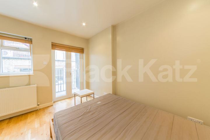 City Location 1 bedroom property with balcony near old street station Westland Place, Old Street